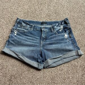 Silver Jeans Women's Distressed Blue Jean Shorts 🕊️